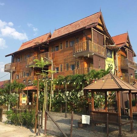 Kampong Pinang Sebatang Melaka Hotel Luaran gambar